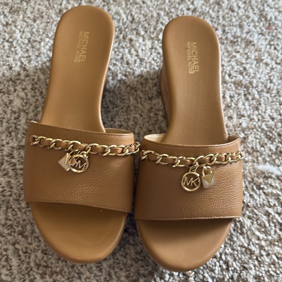 Tan Michael Kors wedges sandals only worn once to small still in the box. - Picture 2 of 3